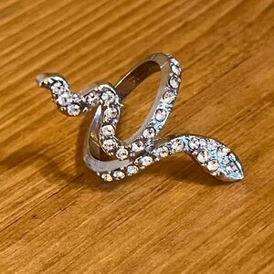 Vintage rhinestone snake ring with 3 winds, rhinestone around silver tone band 7